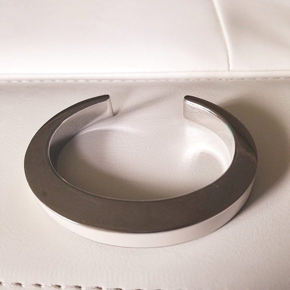 Calvin Klein Modern Minimalist Style Enamel Bracel - Picture 7 of 13